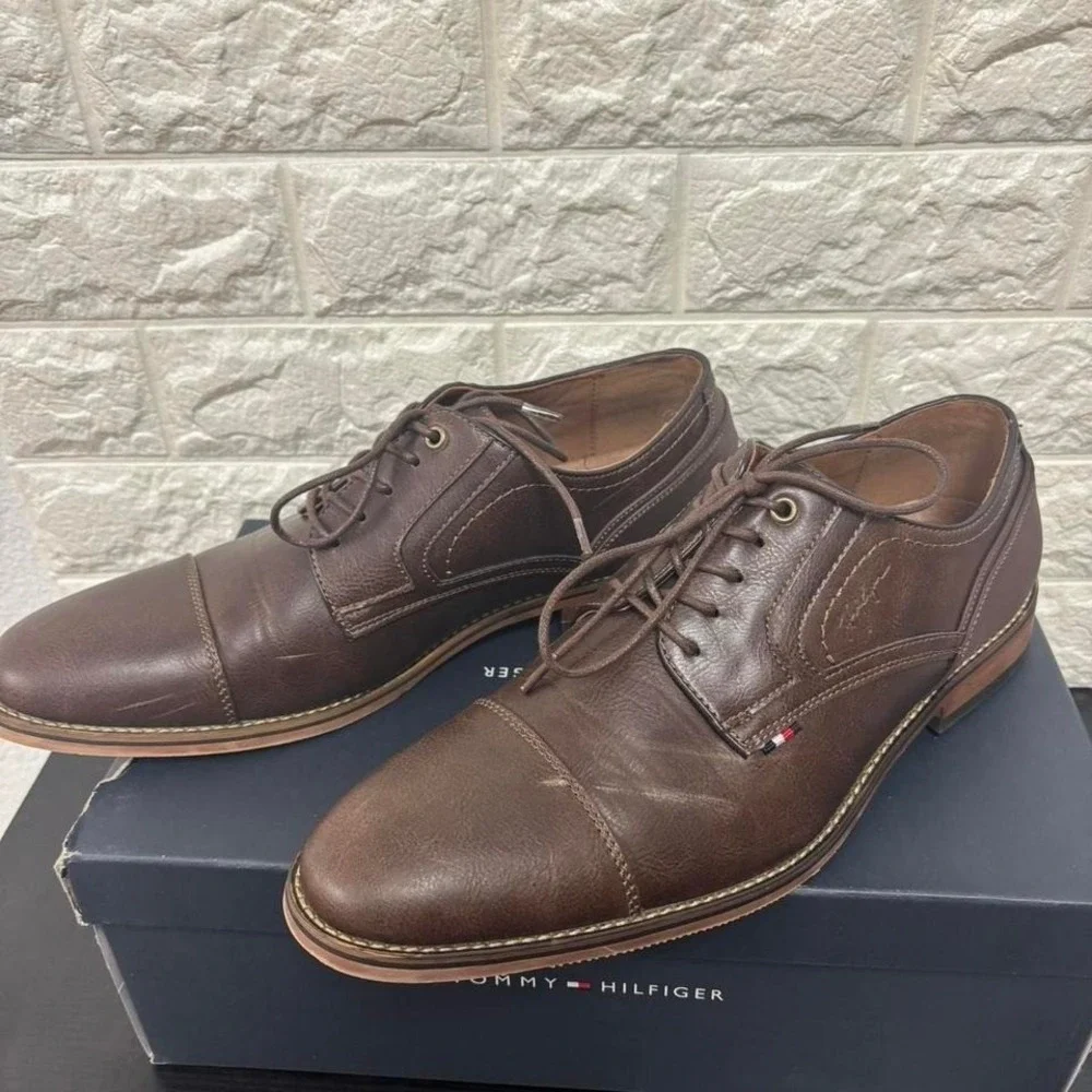 tommy Hilfiger Men's Banly Cap Toe Leather Oxfords size 11